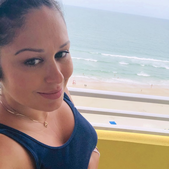 Meet your Posher, Sharon - Picture 1 of 1